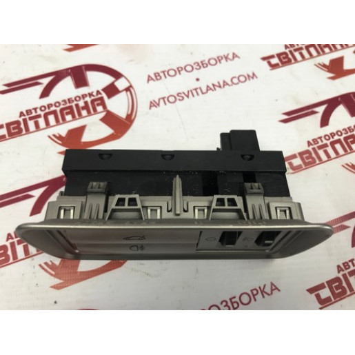 Блок кнопок Jaguar XF 2008-2015 03037000